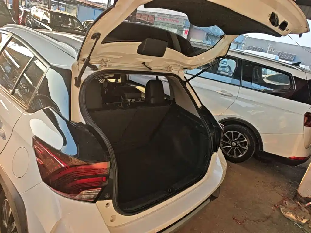 Toyota Yaris L — миниатюра 19