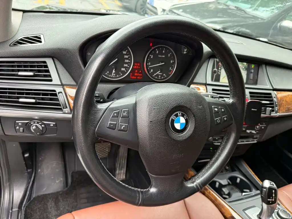 BMW X5 (Import) — миниатюра 24