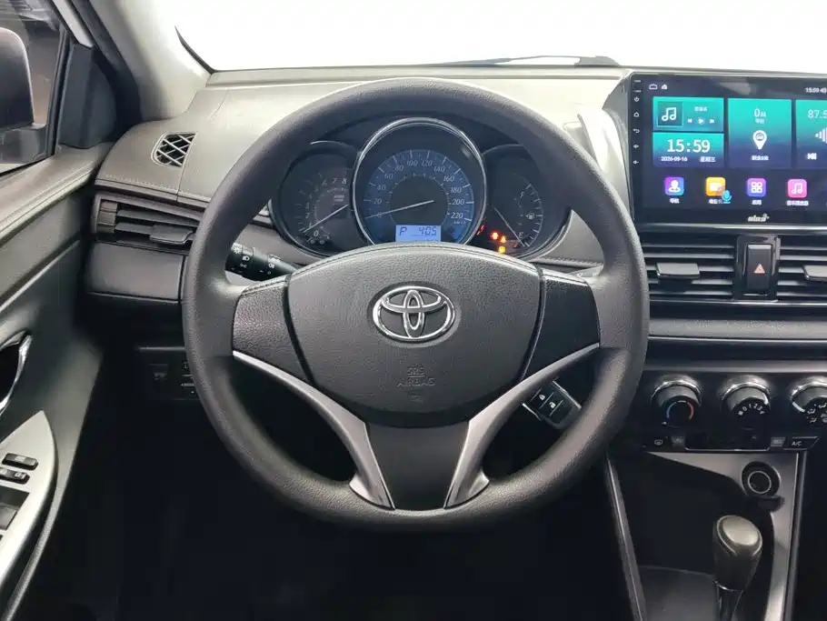 Toyota Yaris L — миниатюра 15