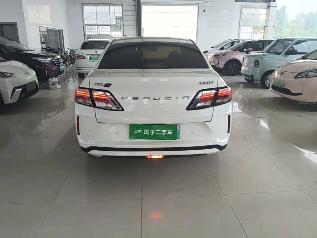 Venucia D60EV