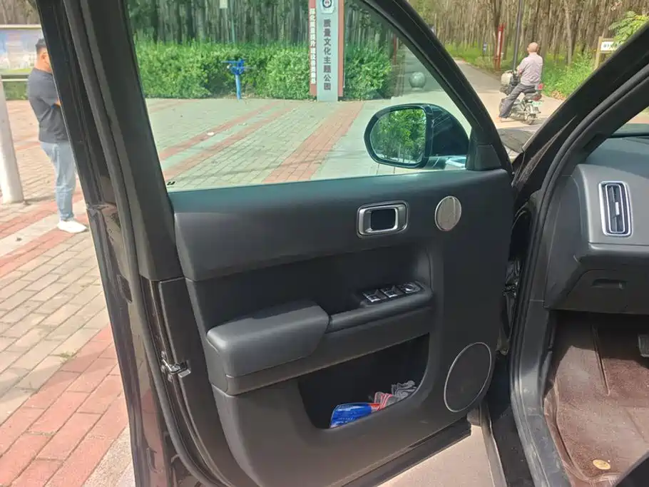 Li Auto Li L8 — миниатюра 7