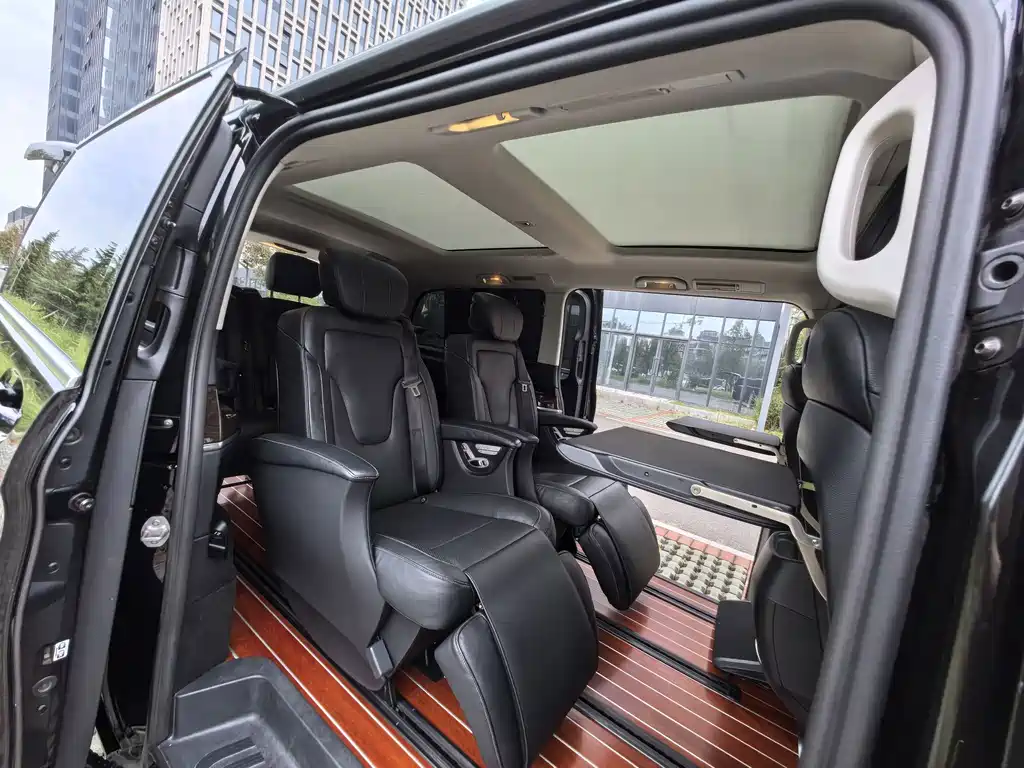 Mercedes-Benz V-Class — миниатюра 25