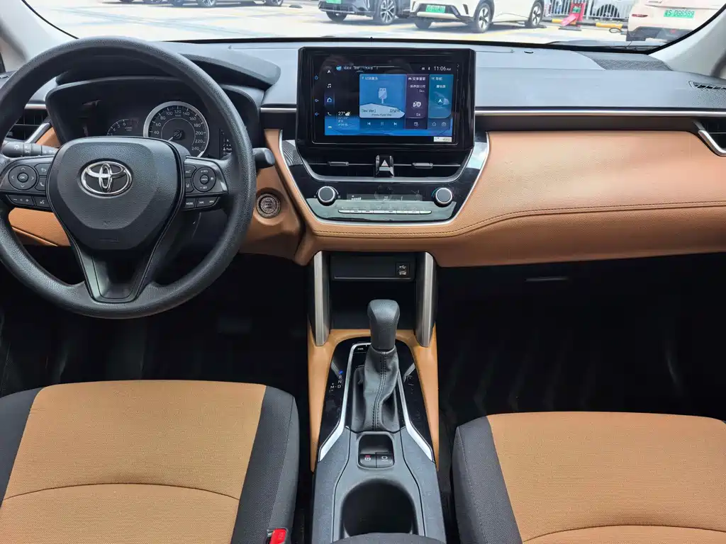 Toyota Corolla Cross — миниатюра 17