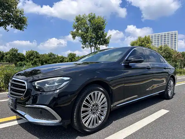 MERCEDES BENZ E CLASS