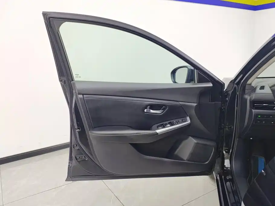 Nissan Sylphy — миниатюра 6