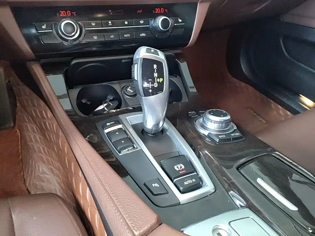 BMW 5 Series — миниатюра 14