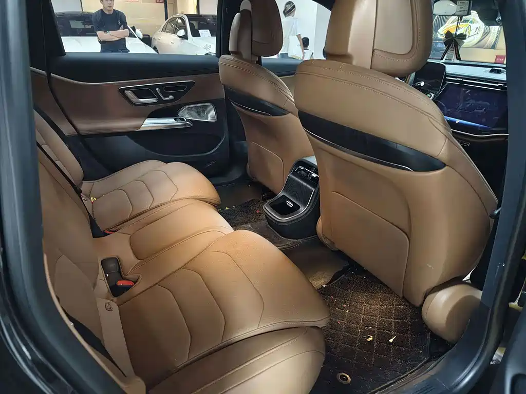 Mercedes-Benz E-Class — миниатюра 14