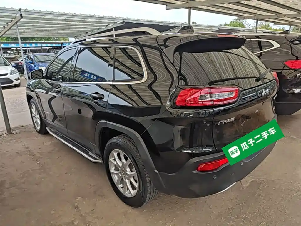 Jeep Cherokee — миниатюра 5