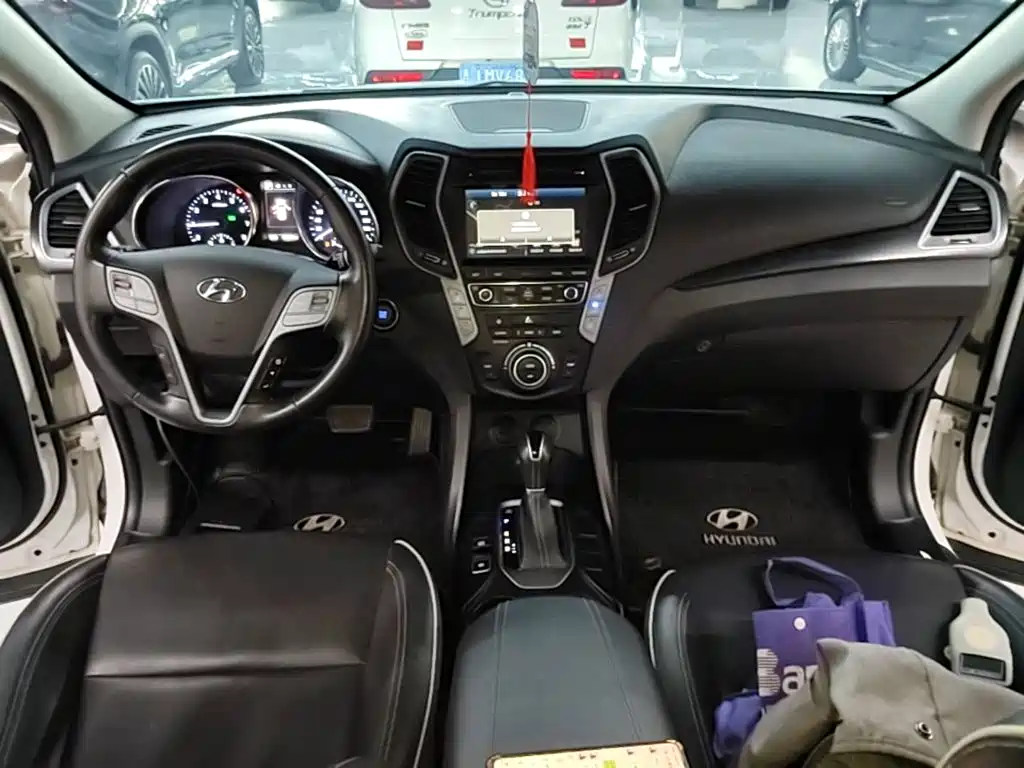 Hyundai Santa Fe — миниатюра 10