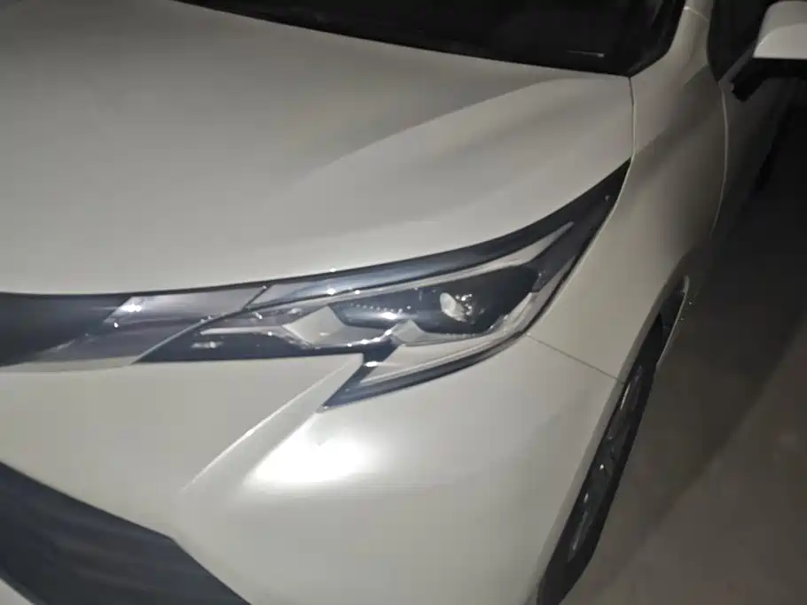 Toyota Sienna — миниатюра 5
