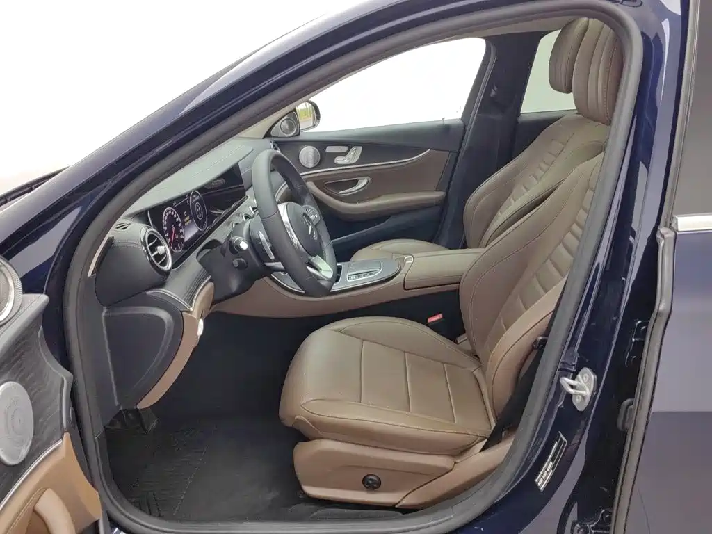 Mercedes-Benz E-Class — миниатюра 10