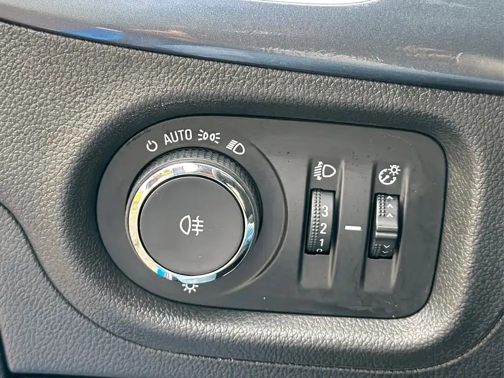 Buick Verano — миниатюра 23