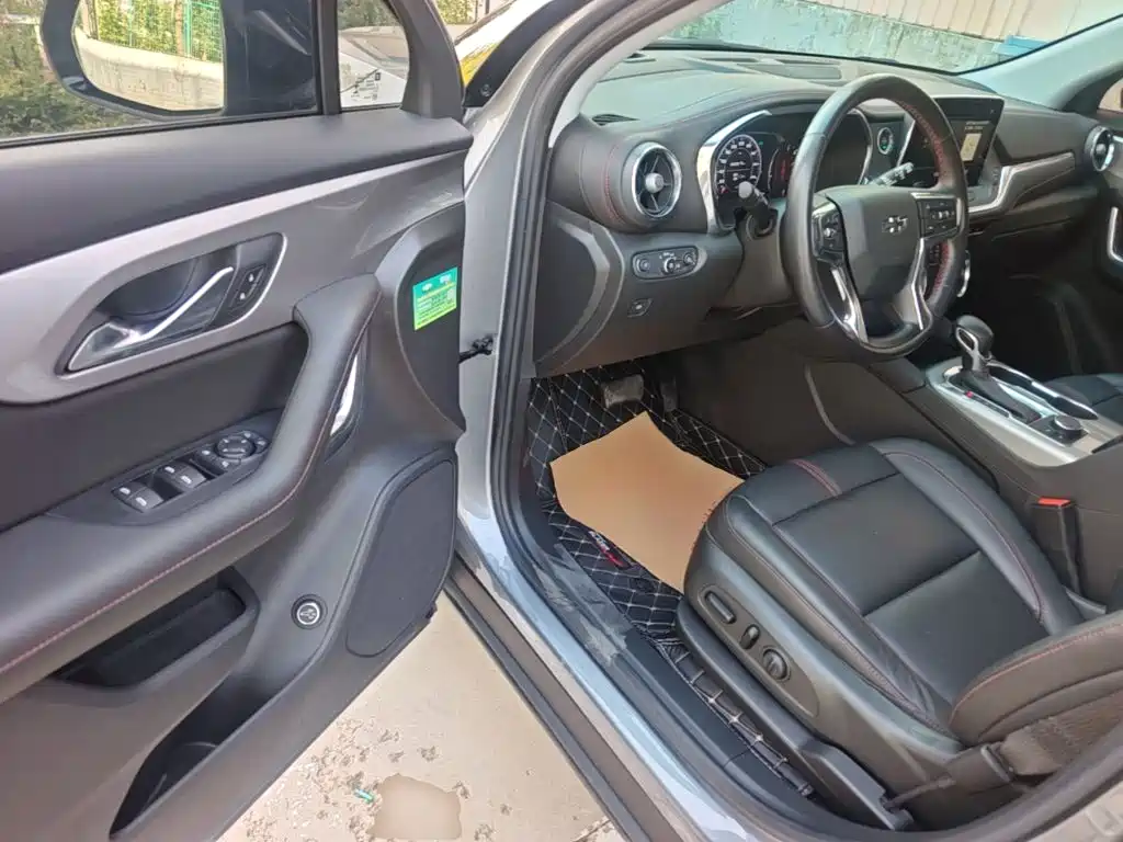 Chevrolet Blazer — миниатюра 12