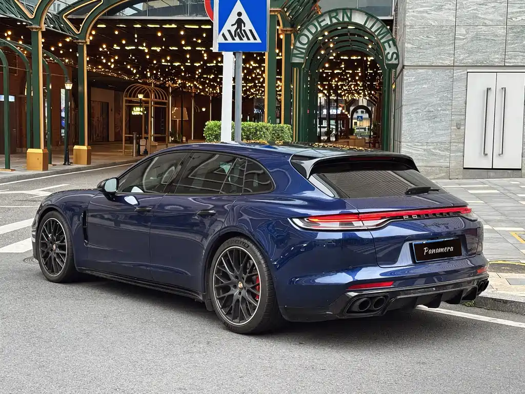 PORSCHE PANAMERA