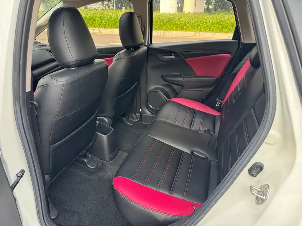 Honda Fit — миниатюра 10
