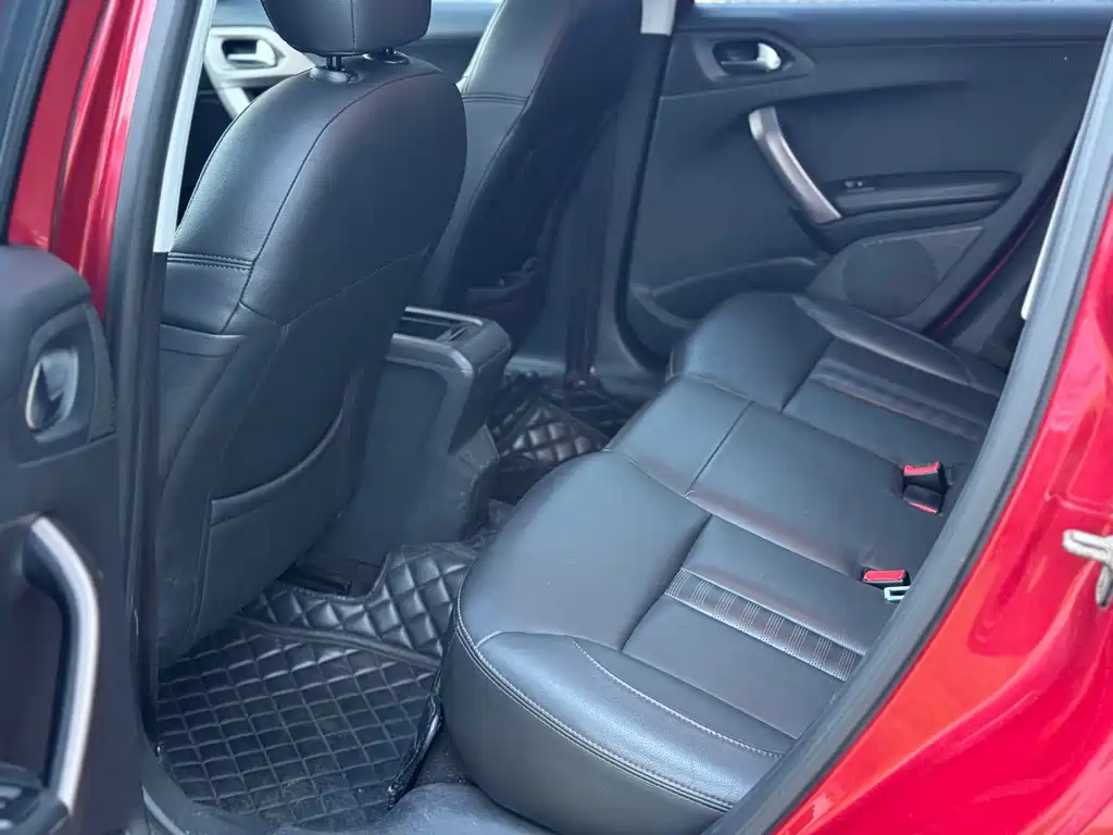 Peugeot 2008 — миниатюра 6