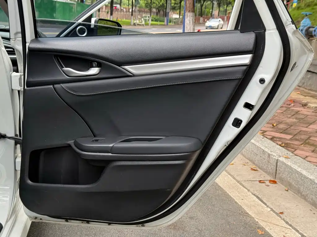 Honda Civic 220TURBO CVT Luxury Edition, фото 11