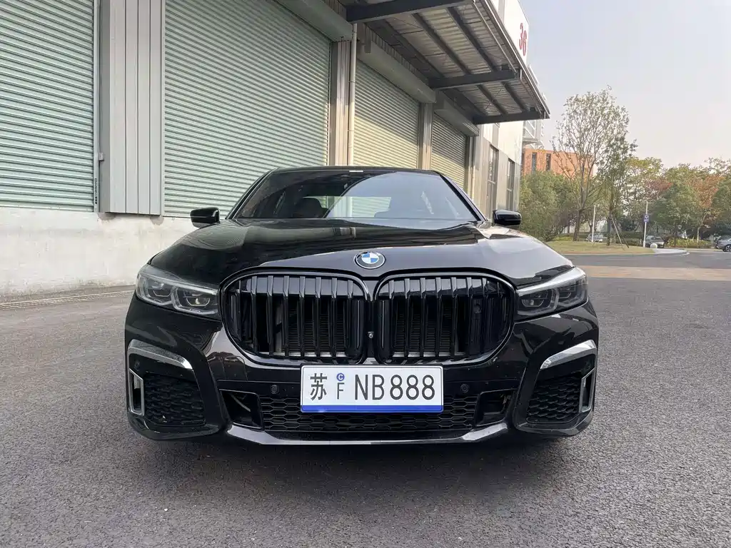 BMW 7 Series — миниатюра 2