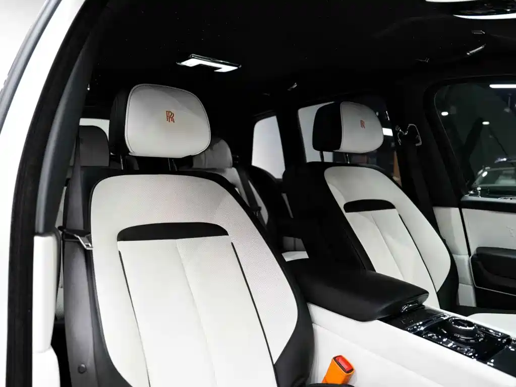 Rolls-Royce Cullinan — миниатюра 38