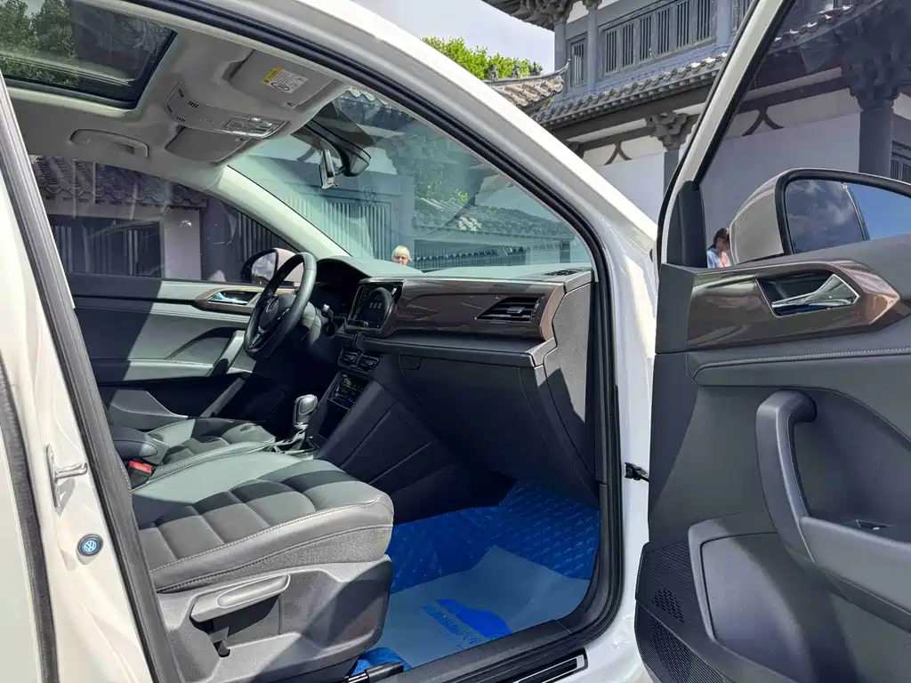 Volkswagen Tharu — миниатюра 10