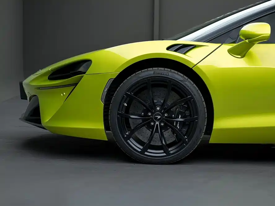 McLaren Artura — миниатюра 6