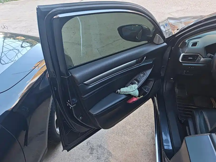 Honda Accord — миниатюра 7