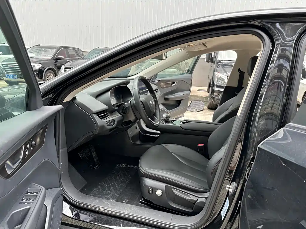 Hongqi Hongqi E-QM5 — миниатюра 7