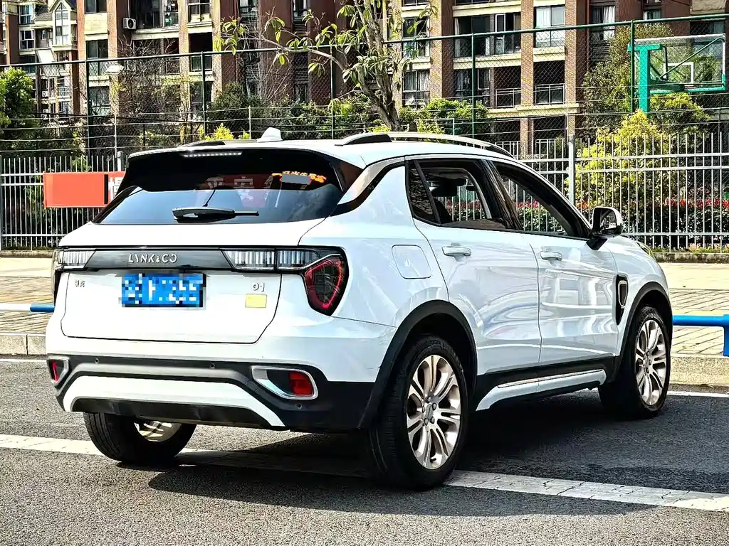 Lynk & Co 01 2018 2.0T +