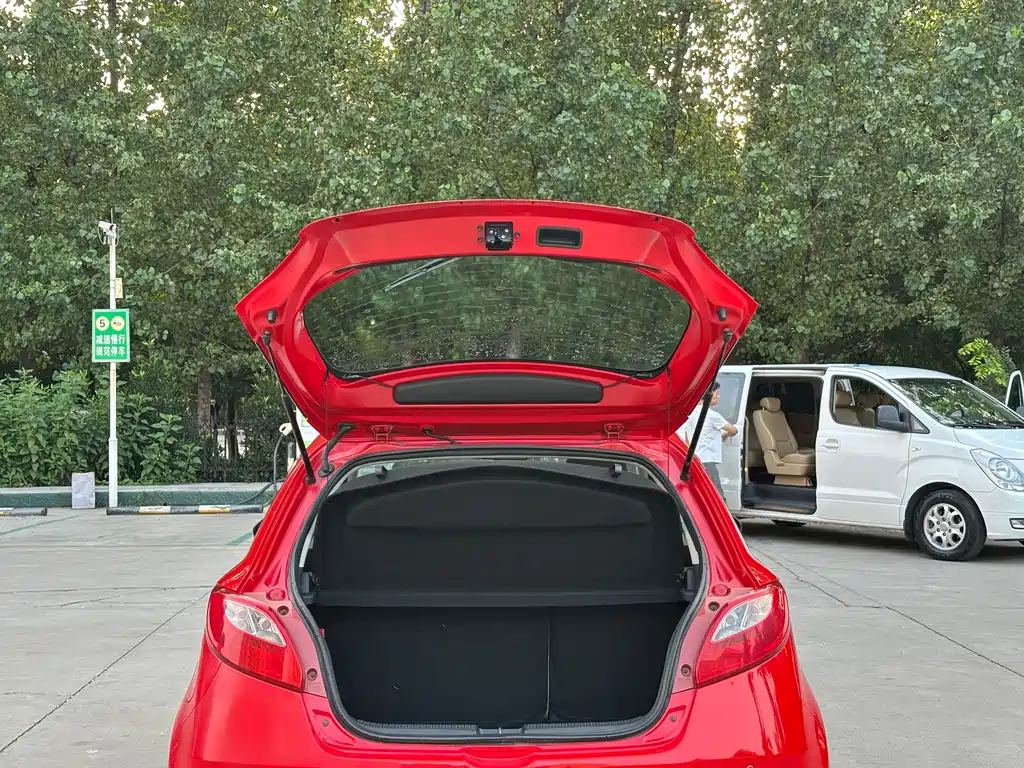 Mazda 2 — миниатюра 9