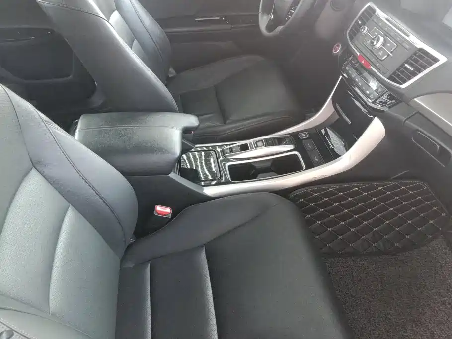 Honda Accord — миниатюра 8