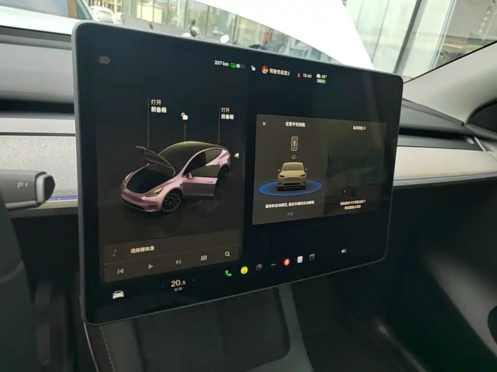 Tesla Model Y — миниатюра 13