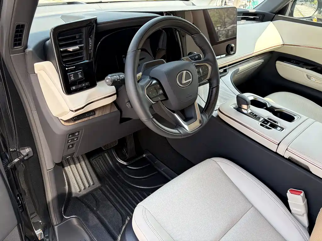 Lexus LM — миниатюра 10