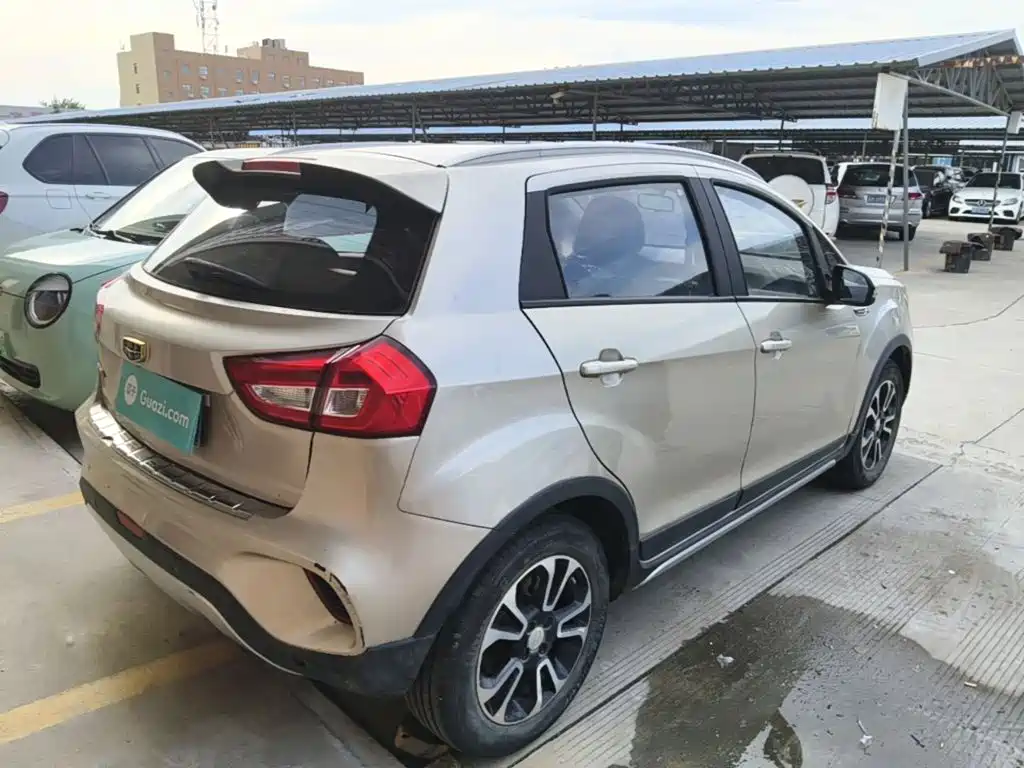 Geely Vision X3 — миниатюра 7
