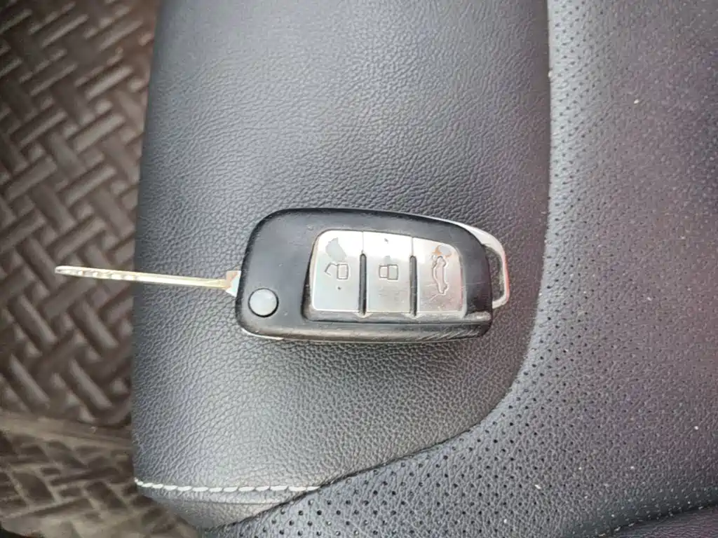 Geely Vision X3 — миниатюра 9