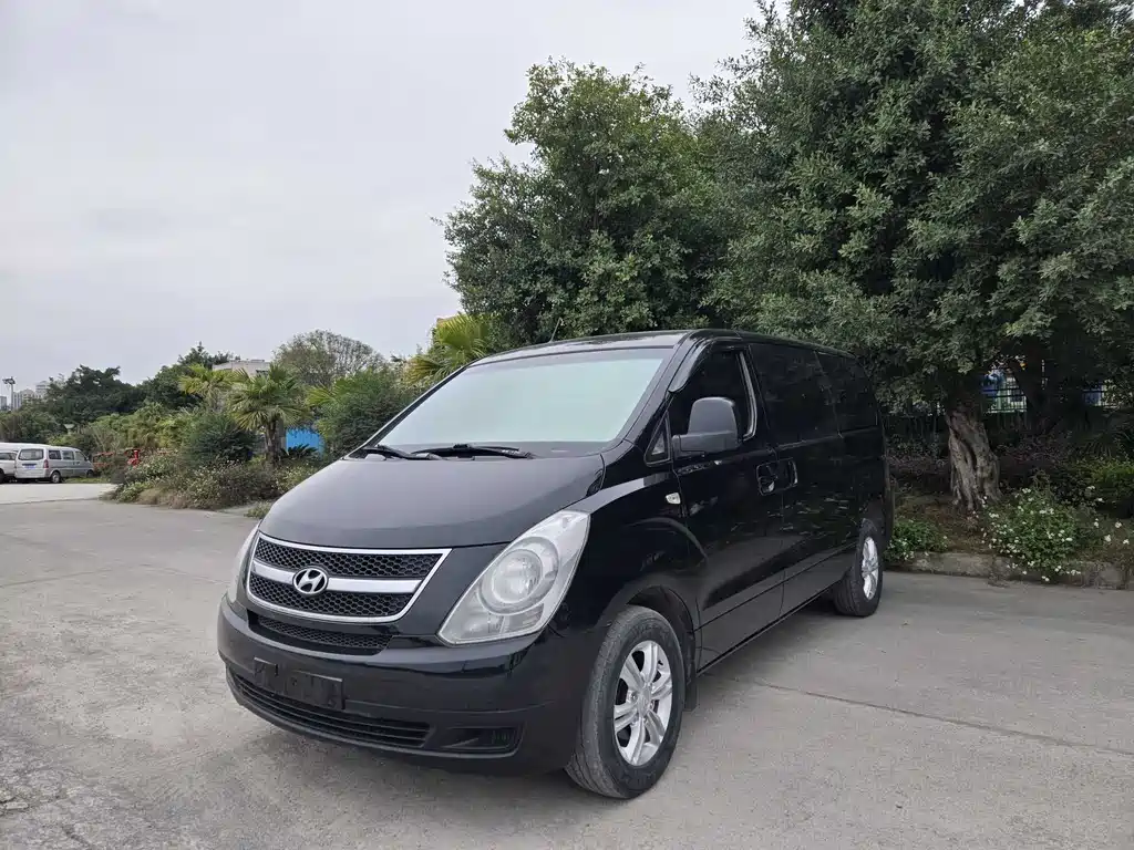 Hyundai H-1 2013