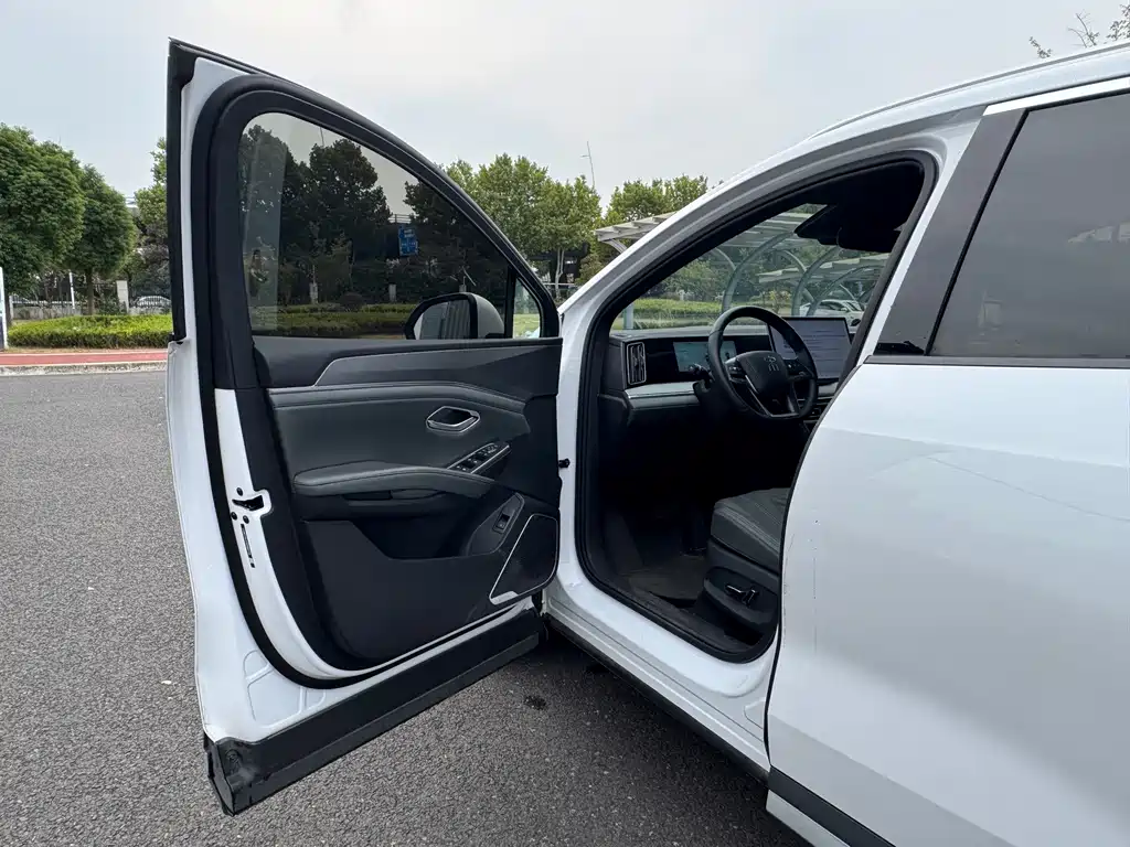 BYD L DM-i — миниатюра 3