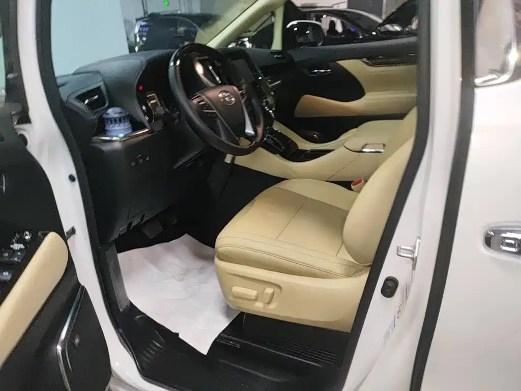 Toyota Alphard 2020 2.5L Luxury