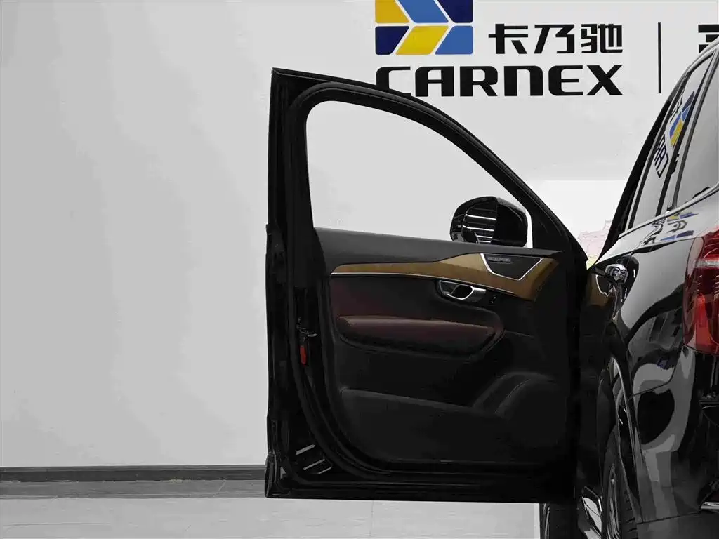 Volvo XC90 — миниатюра 7