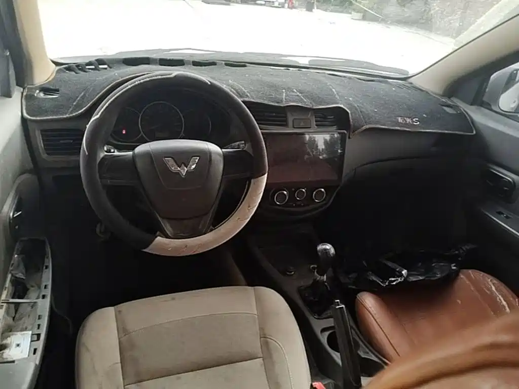 Wuling Hongguang — миниатюра 14