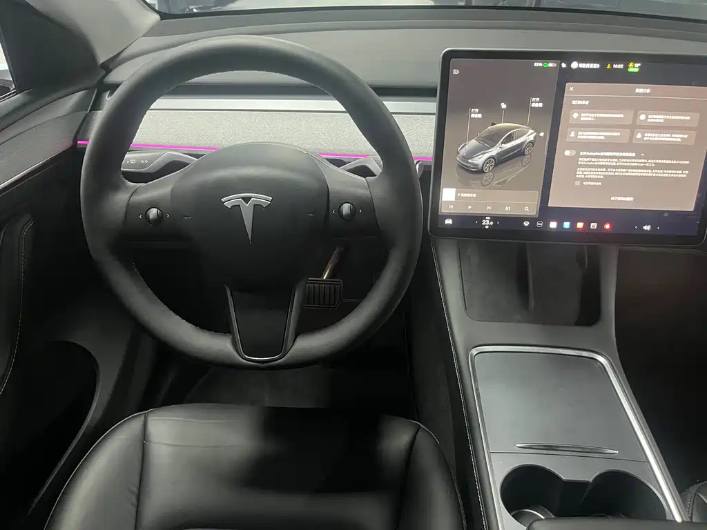 TESLA MODEL Y