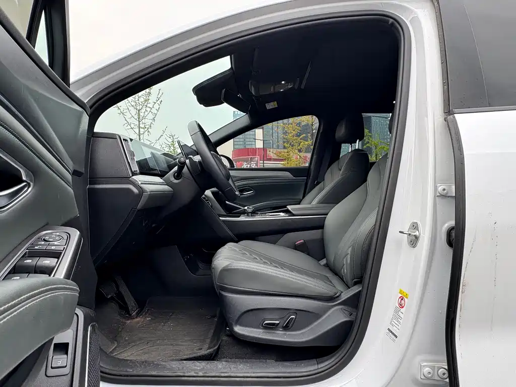 BYD L DM-i — миниатюра 4