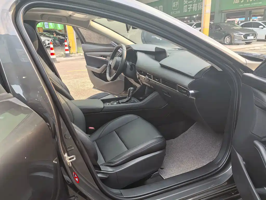 Mazda 3 Axela — миниатюра 8
