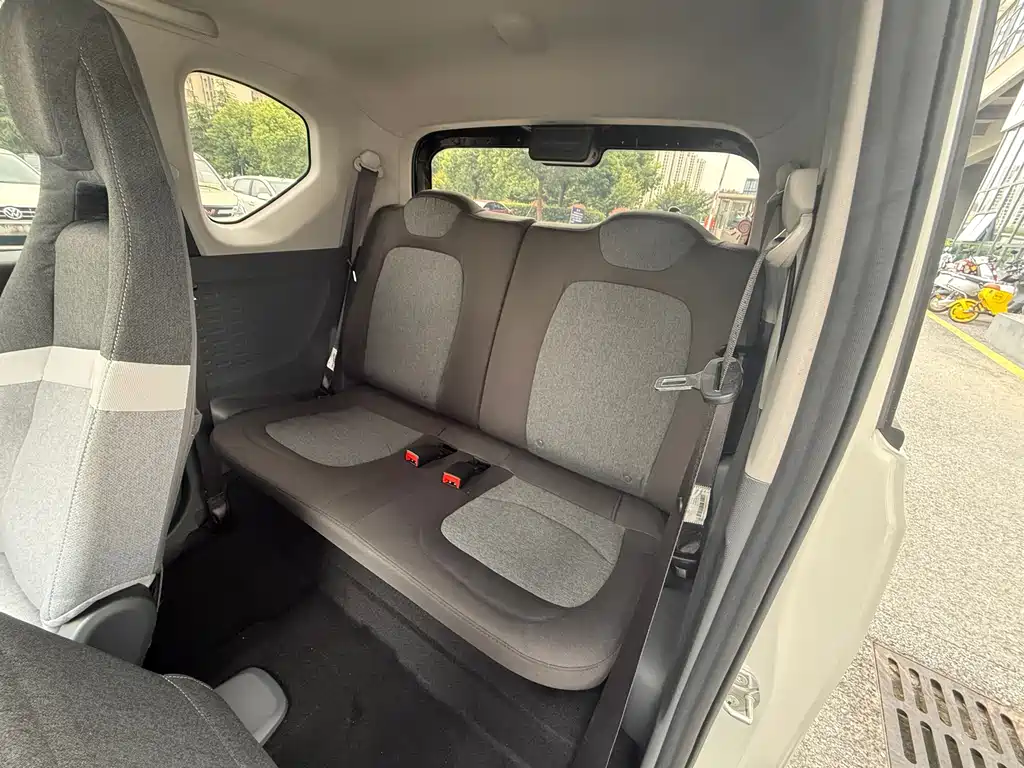 Wuling MINIEV — миниатюра 5