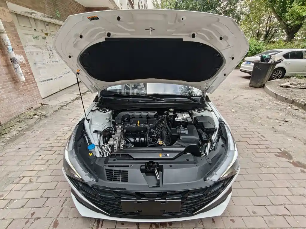 Hyundai Elantra — миниатюра 5