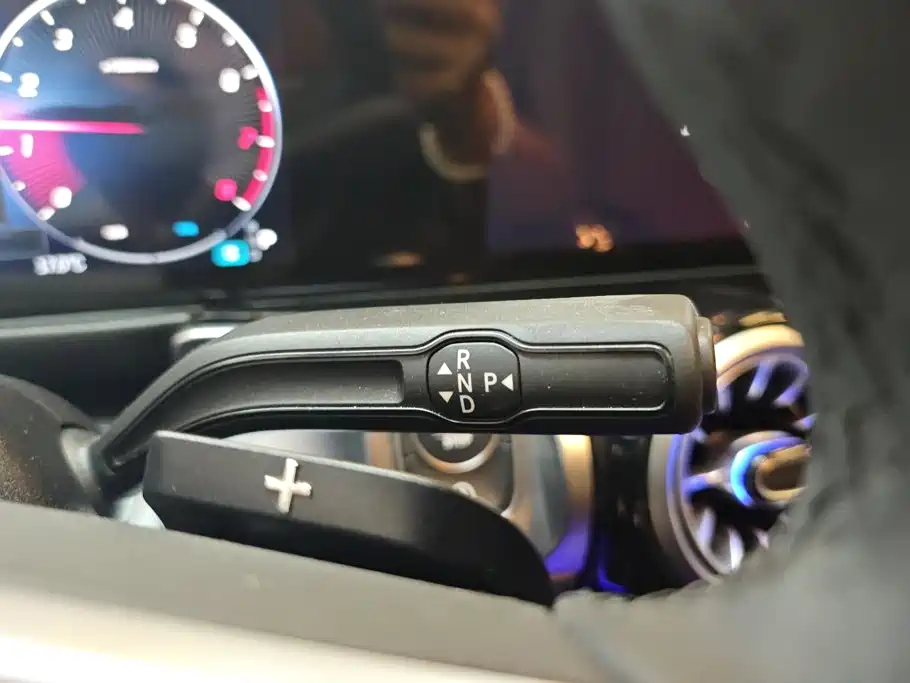Mercedes-Benz GLB — миниатюра 16