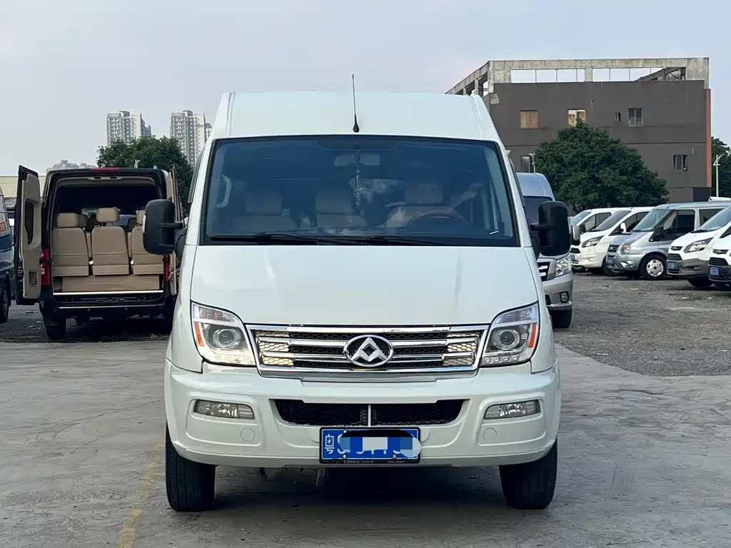 MAXUS V80 — миниатюра 2