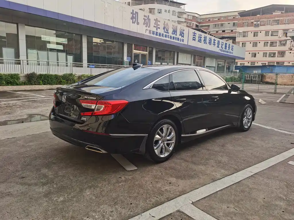 Honda Accord — миниатюра 6