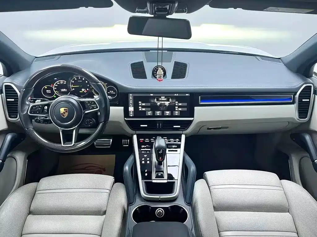 Porsche Cayenne Hybrid — миниатюра 4