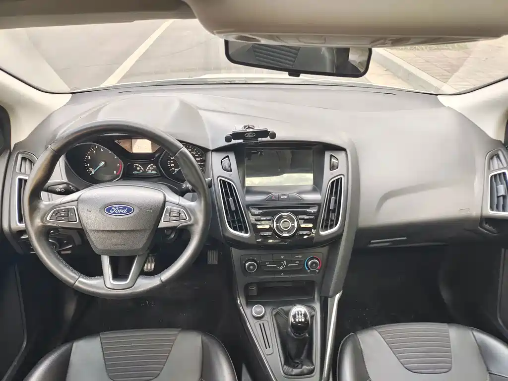 Ford Focus — миниатюра 7