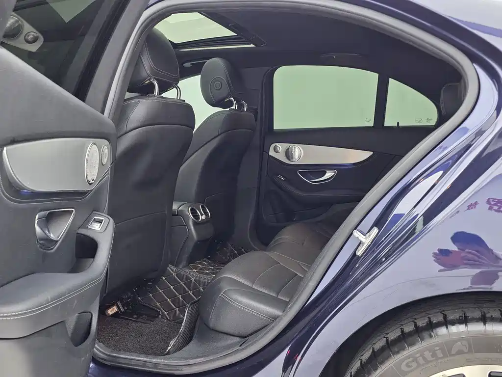 Mercedes-Benz C-Class — миниатюра 8